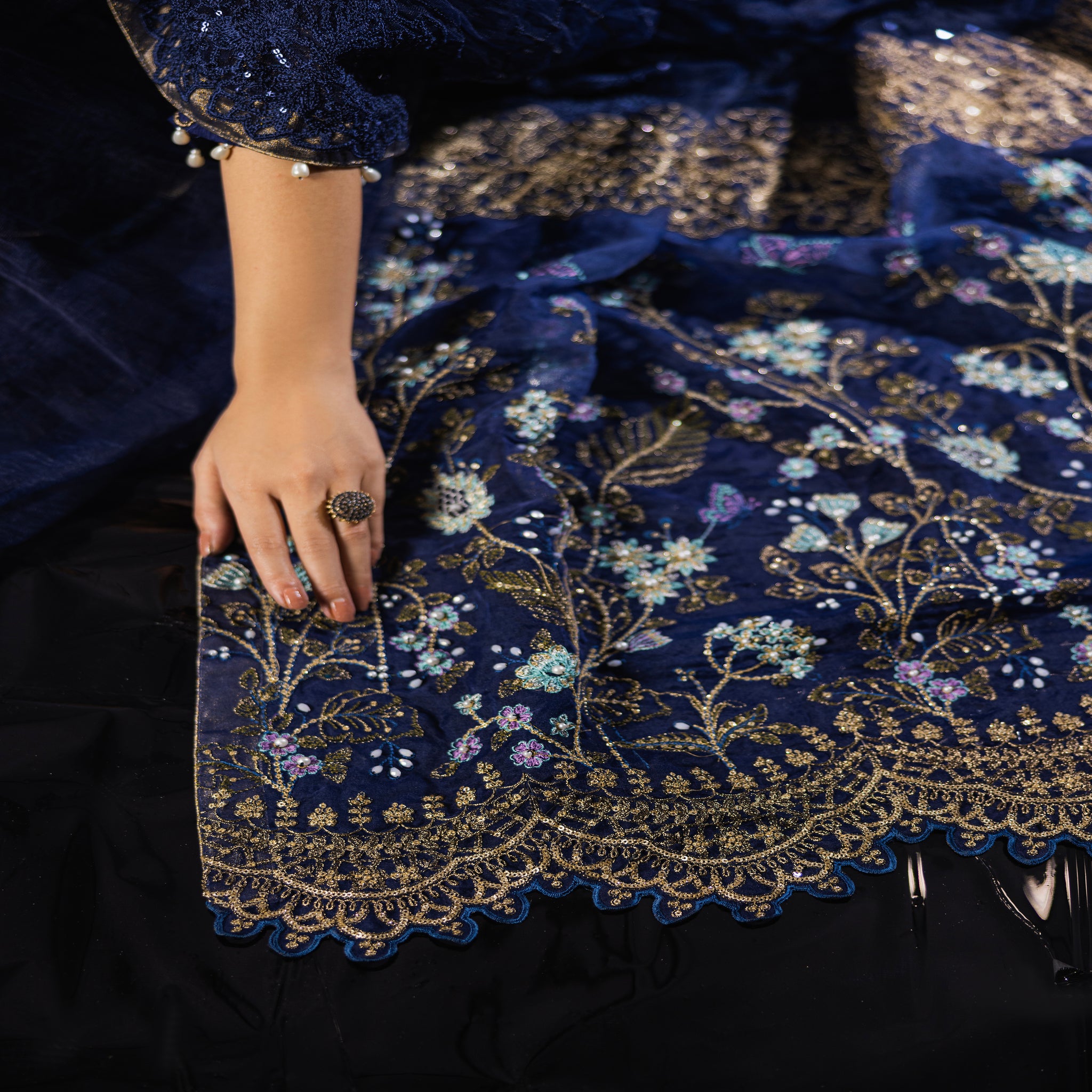 D005 -SAREE 24