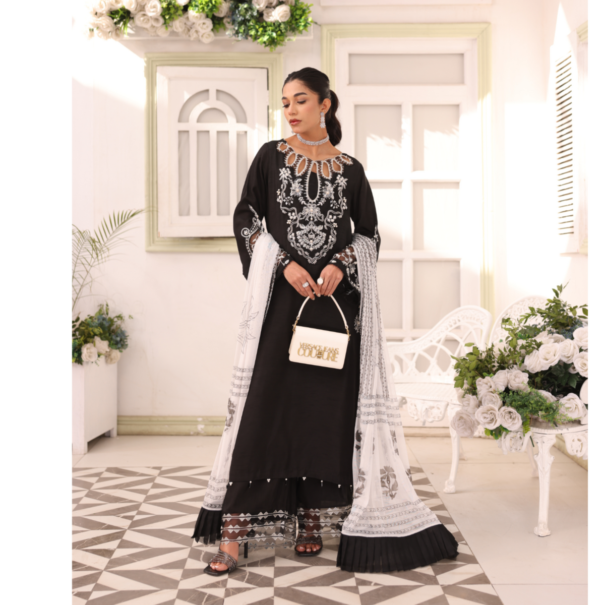 D002-E24 Black Long Shirt With Culotte